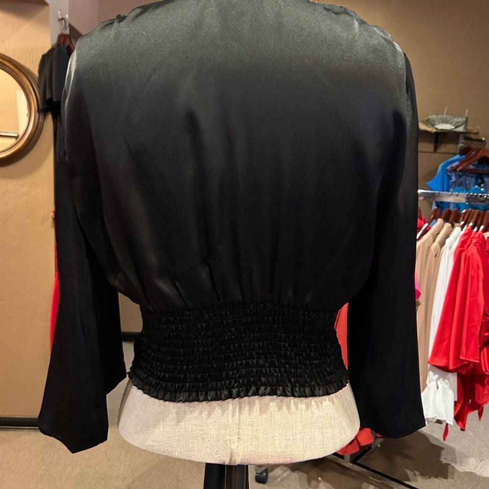 Black Wide Sleeve Satin Front Wrap Top NWT Size Small - Picture 4 of 7